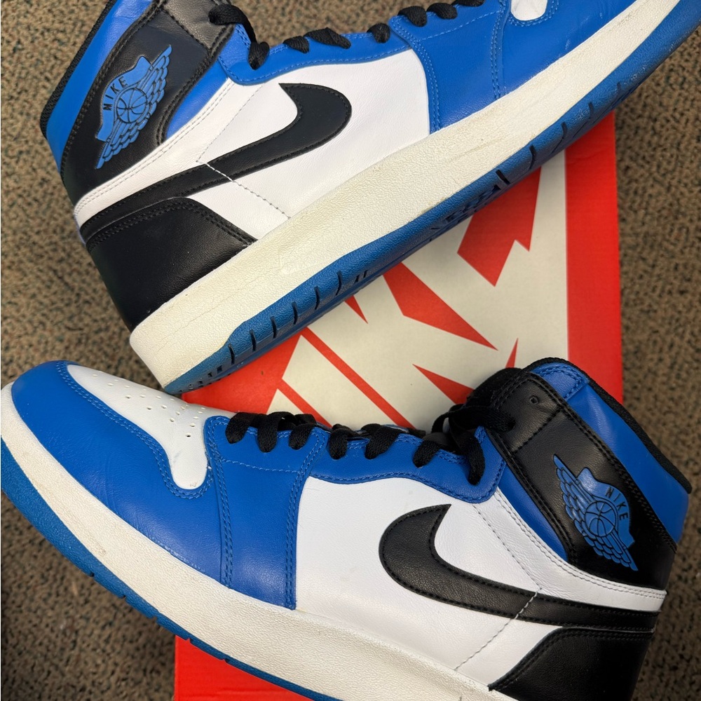 Jordan 1.5 Retro Reverse Fragment - Blue and White High-Top Sneakers